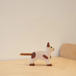 Holztiger Poes Met Vlekken Van Hout