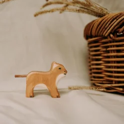 Holztiger Welp Van Hout